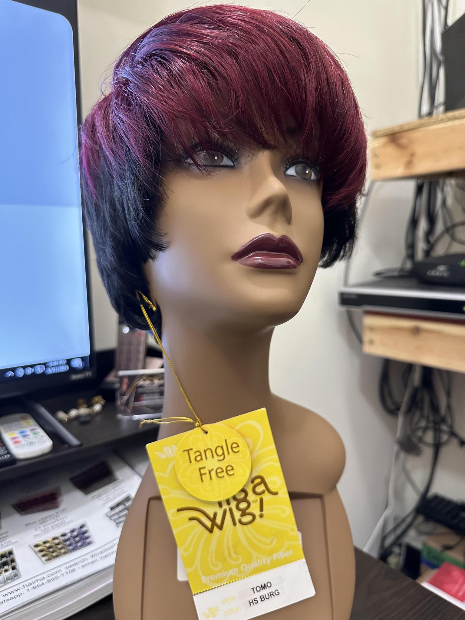 IT'S A WIG TOMO #HS BURG